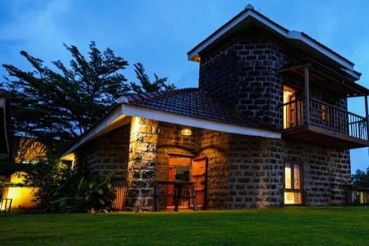 Stone Cottage | 1 bedroom, Egyptian cotton sheets, premium bedding, memory foam beds