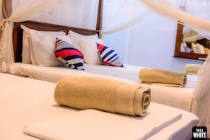 Deluxe Triple Room with Pool View  | Room amenity