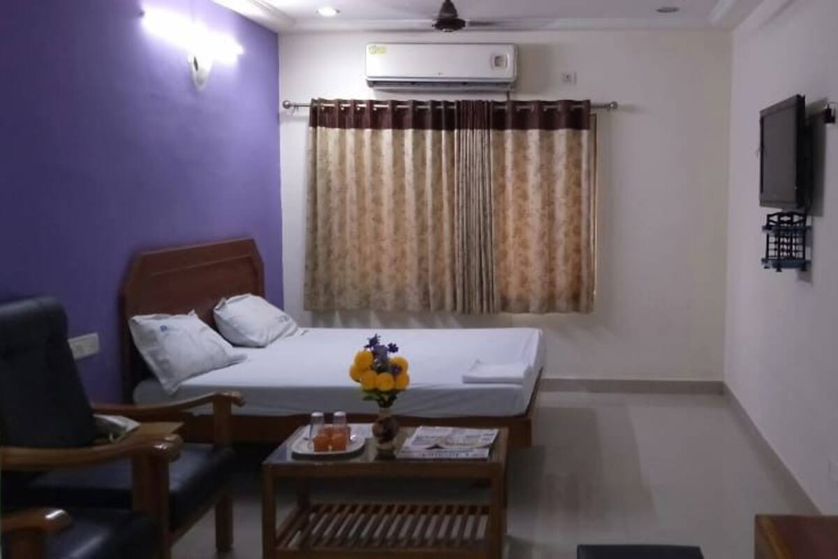 In-room safe, free WiFi