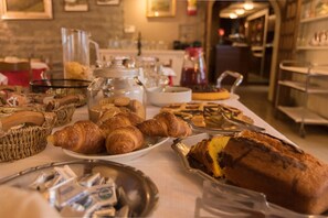 Breakfast area - Albergo Bucaneve (Pievepelago)