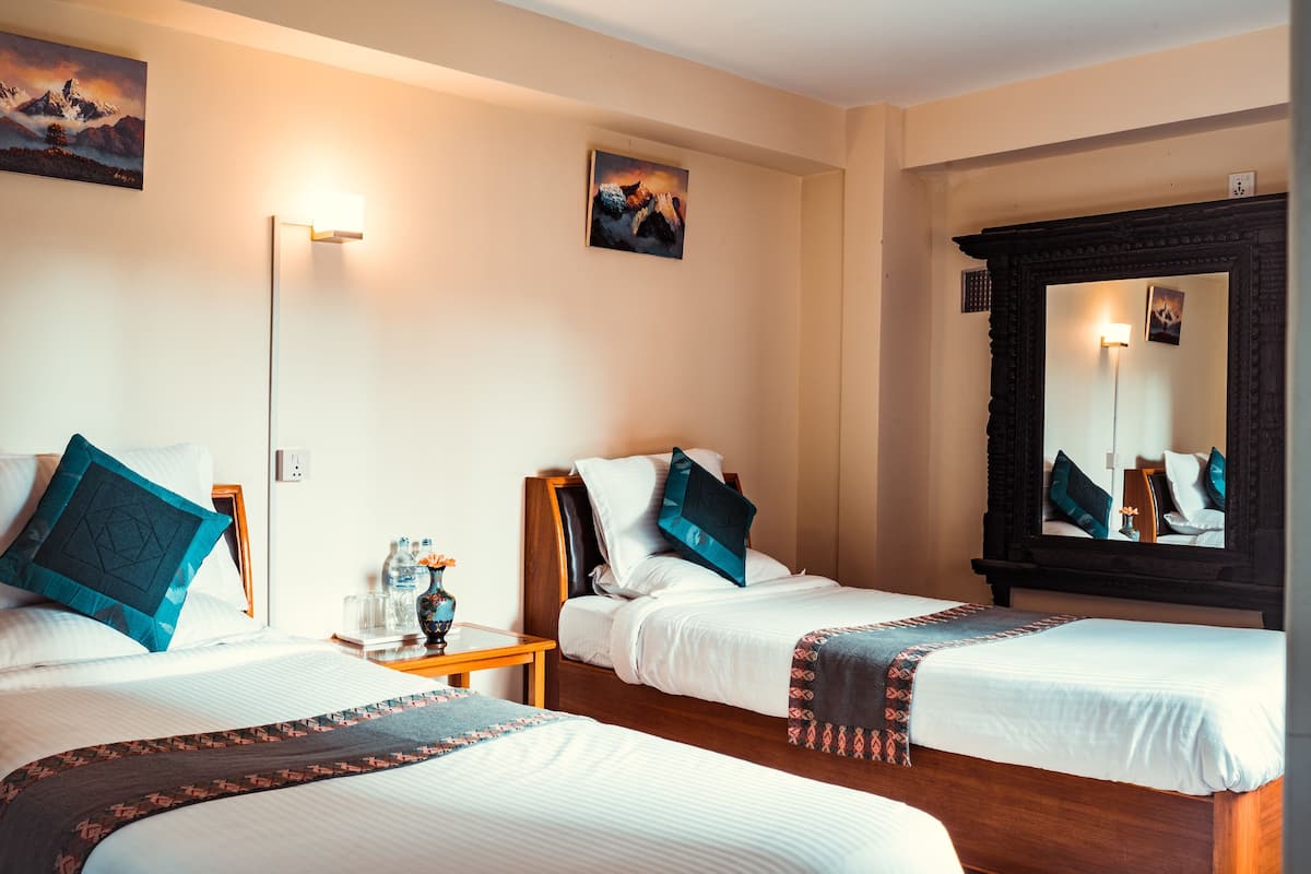 Superior Twin Room, 2 Twin Beds, Non Smoking | Individually decorated, individually furnished, desk, blackout drapes