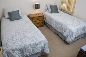 Family Condo, Hot Tub, Garden Area | 3 bedrooms, laptop workspace, iron/ironing board, bed sheets - Ip60528 - Villas at Island Club Lindfields - 3 Bed 2 Baths Condo (Kissimmee)