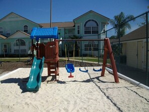 家庭公寓式客房, 热水浴缸, 花园 | 儿童活动区 - 室外