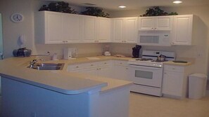 Family Villa, Private Pool, Garden Area | Shared kitchen