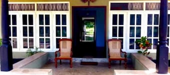 Yoho Lagoonside Holiday Bungalow