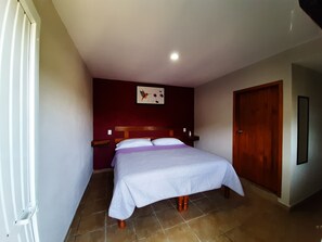 Standard Room, 1 King Bed | Iron/ironing board, free WiFi, bed sheets - Posada Ónix Xilitla (Xilitla)