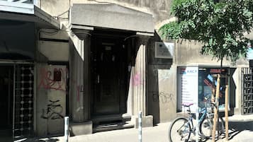 Entrada al alojamiento