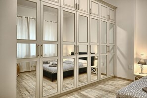 Appartement Ville, Plusieurs lits, non-fumeur | 2 chambres, fer et planche à repasser, lit de bébé (gratuit)