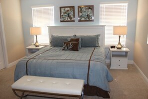 5 habitaciones y espacio para trabajar con laptop 