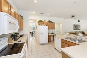 Family Villa, Garden Area | Shared kitchen facilities
