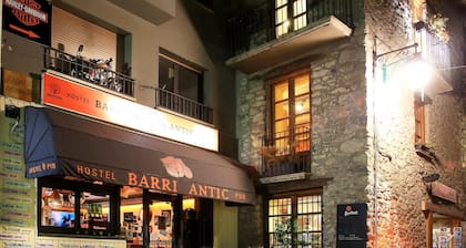 Barri Antic Hostel & Pub