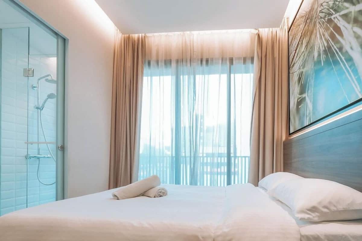 In-room safe, desk, blackout drapes, WiFi (free)
