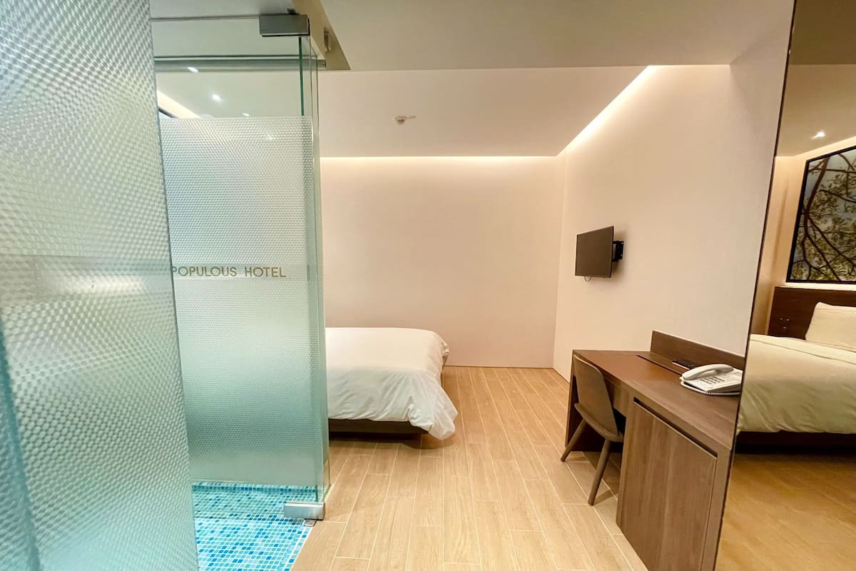 In-room safe, desk, blackout drapes, WiFi (free)