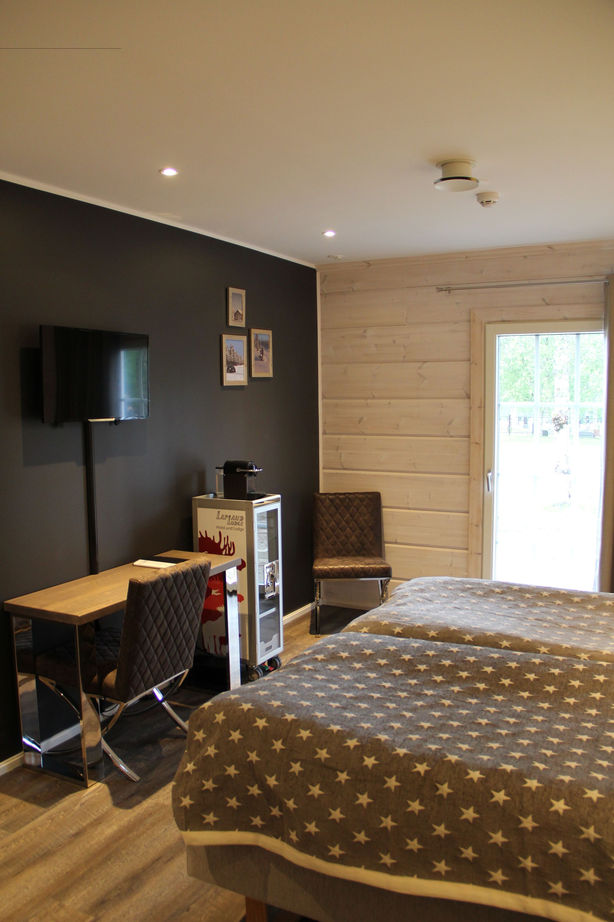 deluxe room | blackout curtains, soundproofing, iron/ironing board, free wifi