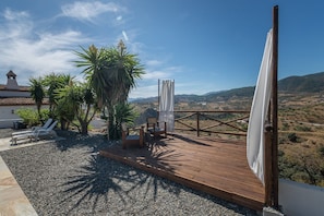 Sun deck