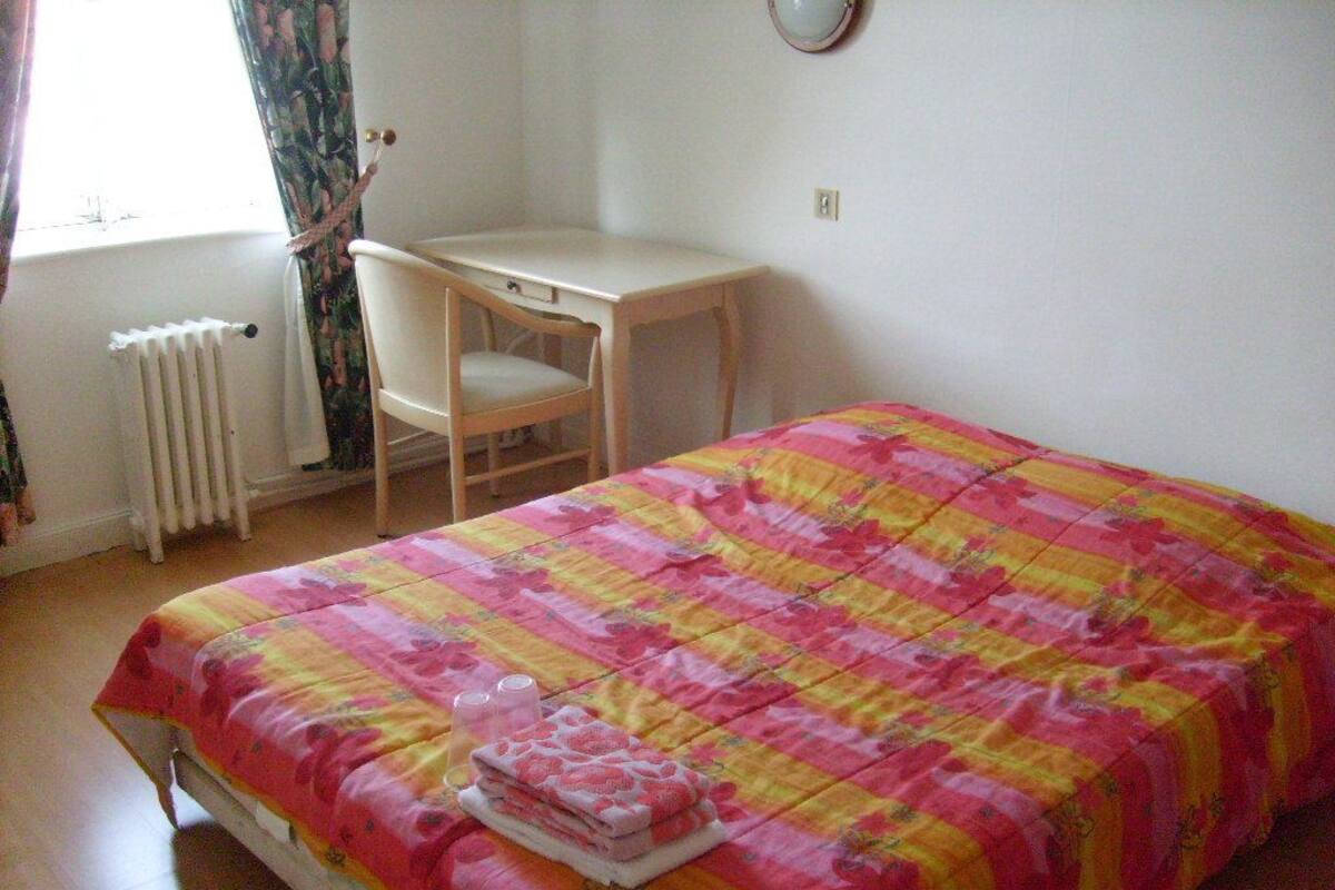 Economy tweepersoonskamer | Gratis babybedden, gratis wifi, beddengoed