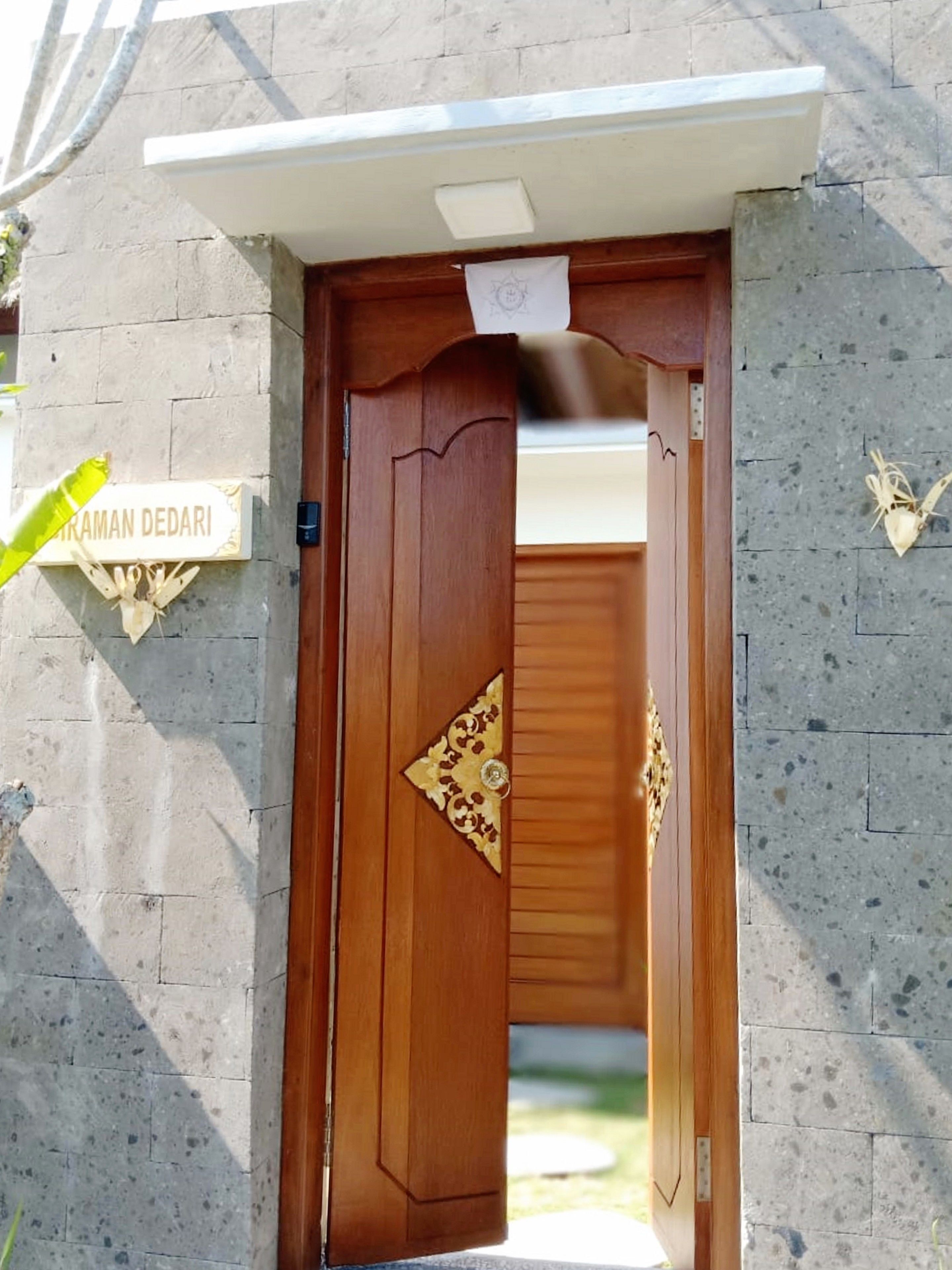 Entrée de l’hébergement