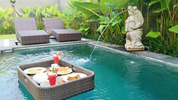 Minibar, coffres-forts dans les chambres, bureau, Wi-Fi gratuit