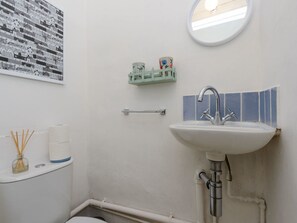 Apartment, 1 Queen-Bett und Schlafsofa | Badezimmer | Dusche, Haartrockner, Handtücher, Toilettenpapier