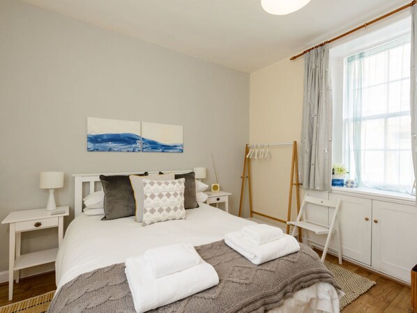 Apartment, 1 Queen Bed with Sofa bed | 1 bedroom, laptop workspace, iron/ironing board, free WiFi - Kittiwake Apartment (North Berwick)
