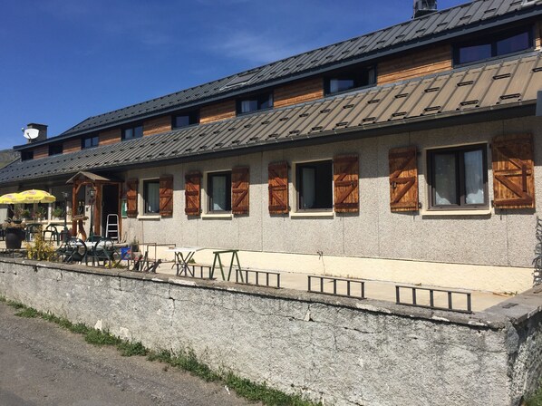 ด้านหน้าที่พัก