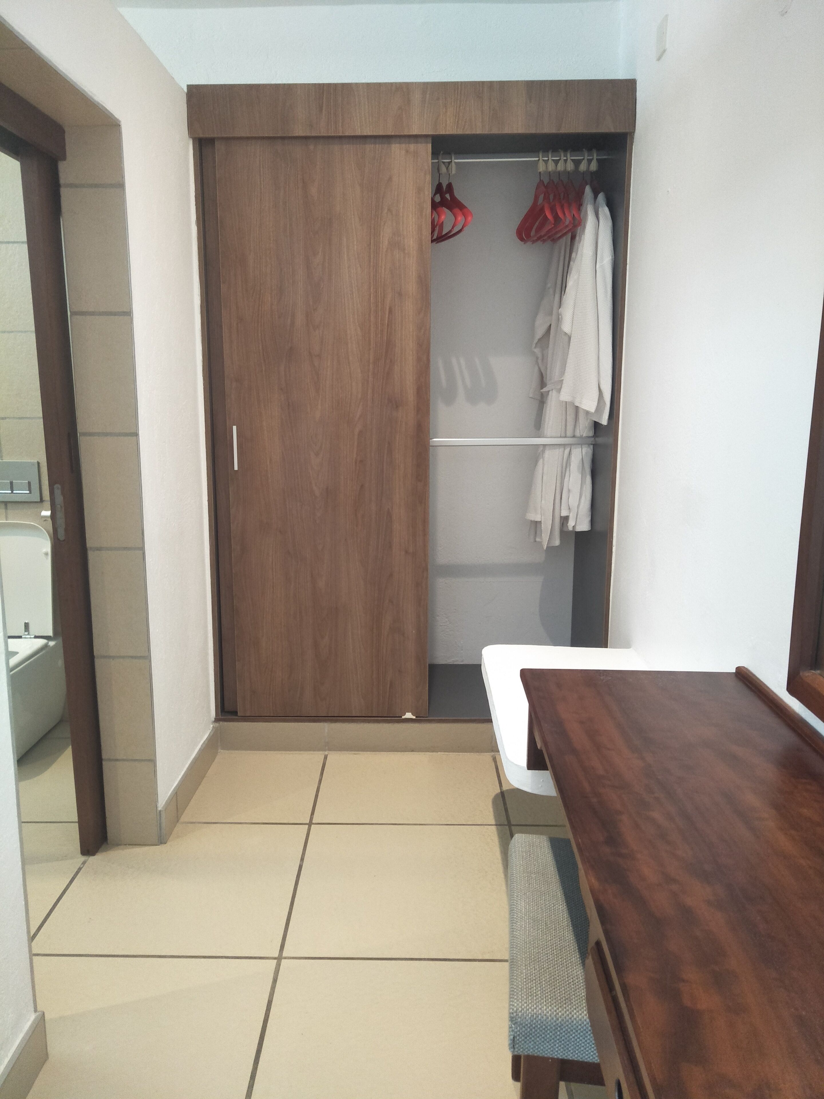 separate bathtub and shower, rainfall showerhead, free toiletries