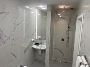 Comfort Room, 1 Bedroom | Bathroom | Shower, free toiletries, hair dryer, slippers - Prestige Apart Hotel (Chisinau)
