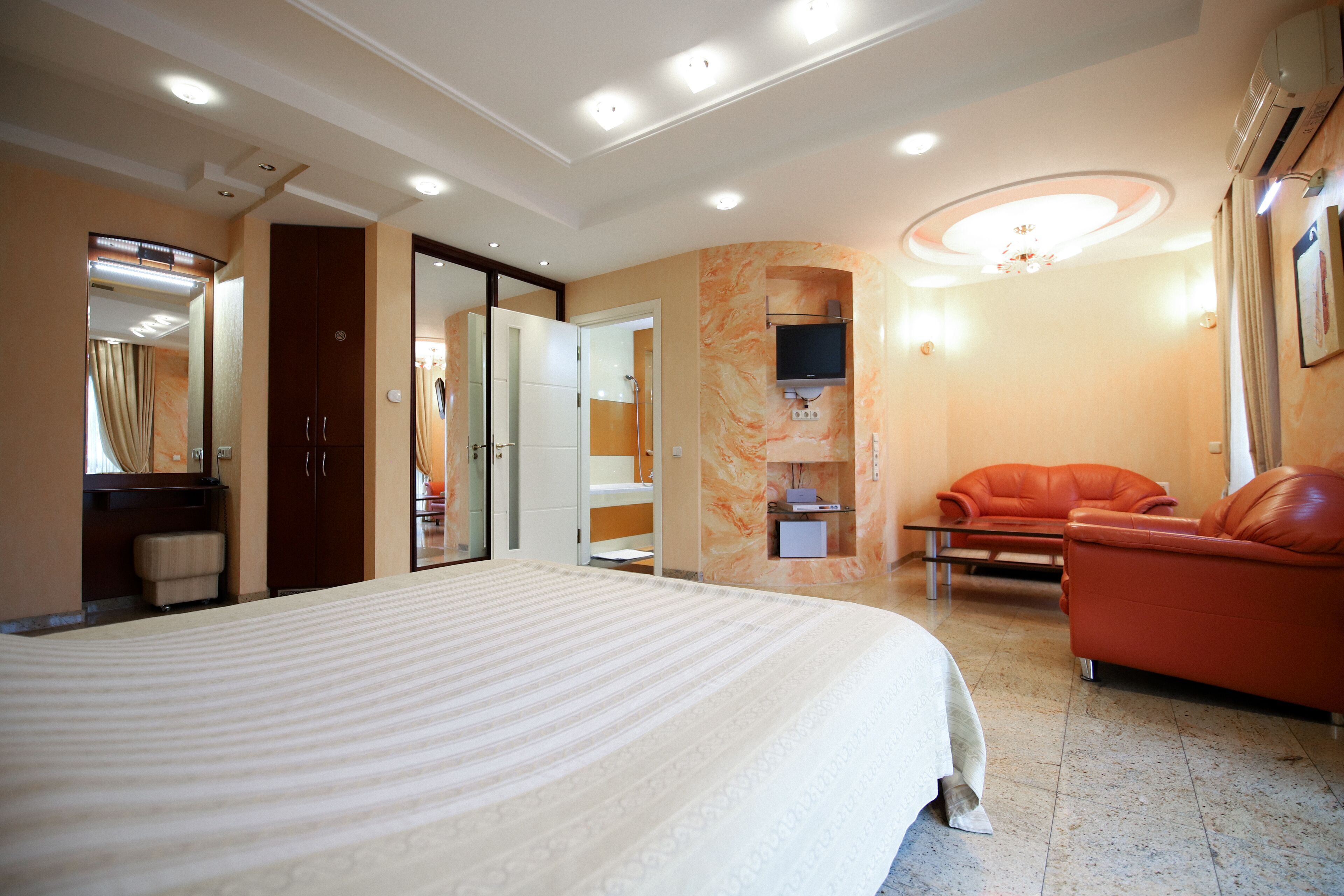 Premium bedding, minibar, in-room safe, desk