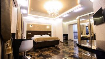1 chambre, minibar, coffres-forts dans les chambres, bureau