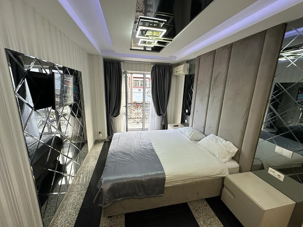 Deluxe Double Room | Minibar, in-room safe, desk, soundproofing