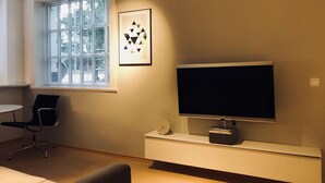 Design Studio Suite, 1 Queen Bed