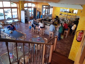 Bar (en el alojamiento)