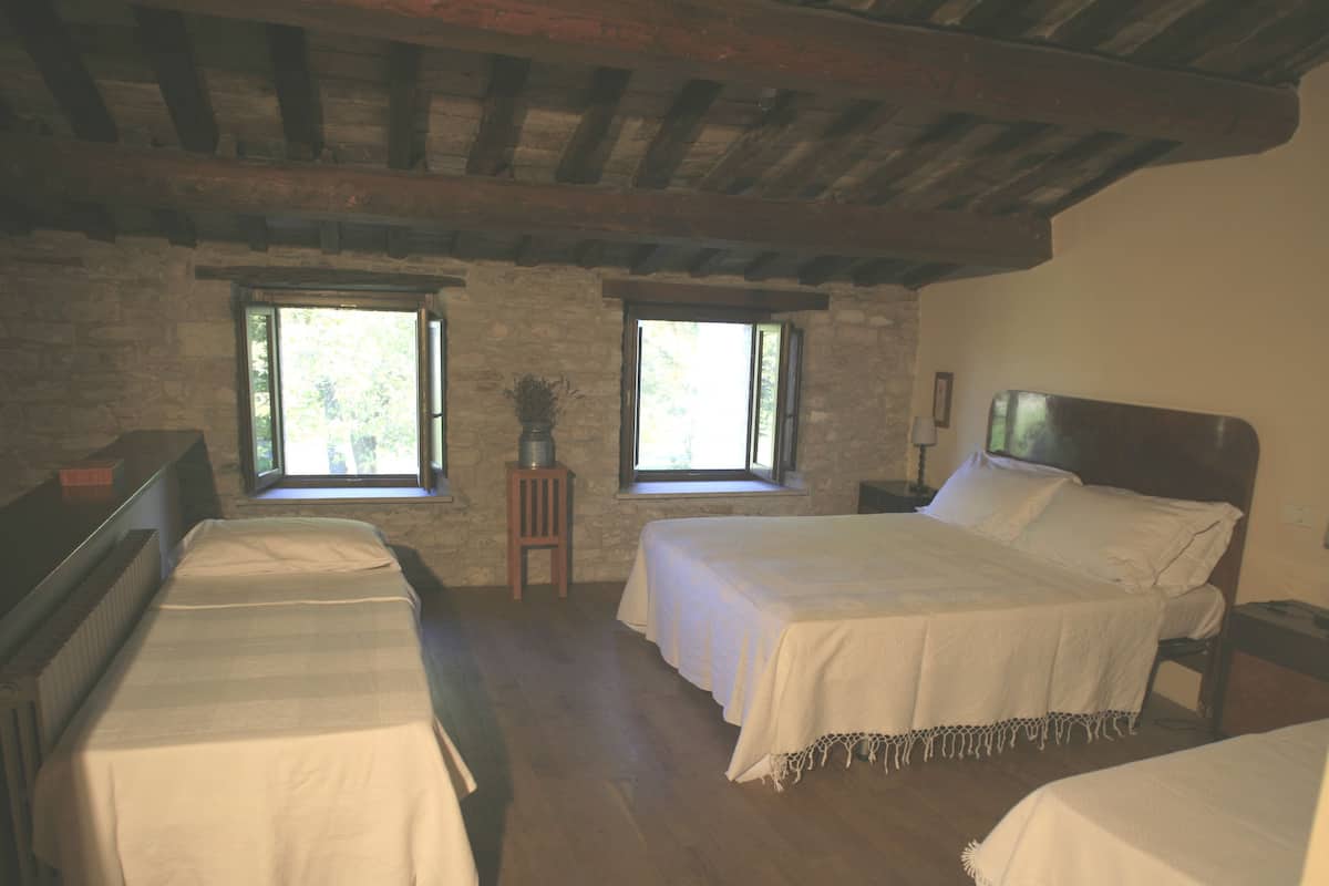 1 bedroom, desk, iron/ironing board, free cots/infant beds