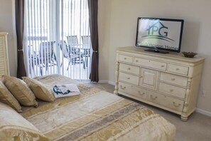 Familienvilla, eigener Pool, zum Garten hin | Ausblick vom Zimmer