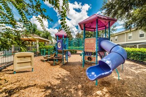Children’s play area – outdoor