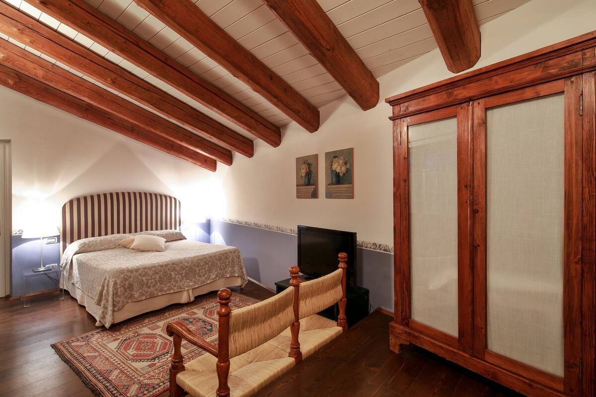 Habitación Deluxe doble | Tabla de planchar con plancha y wifi gratis