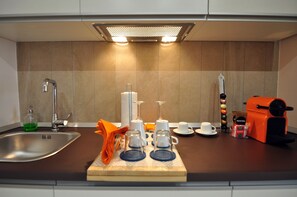 Fridge, electric kettle - Delco Naples (Naples)