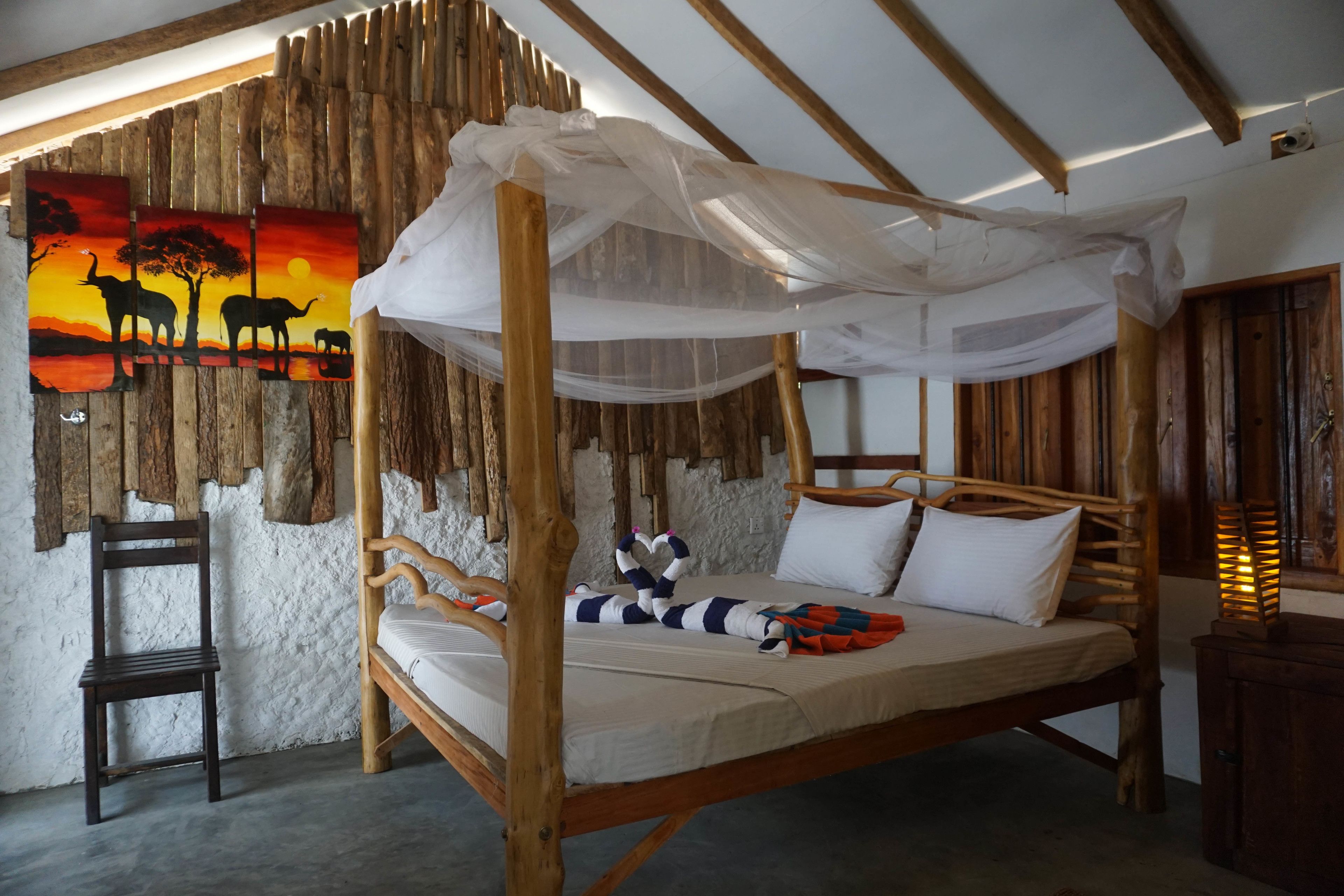 Deluxe Cabin, 1 Queen Bed with Fan, Non Smoking  | Desk, soundproofing, bed sheets