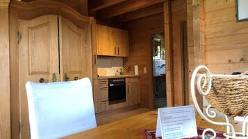 Romantic Apartment, Patio, Mountain View | In-room dining