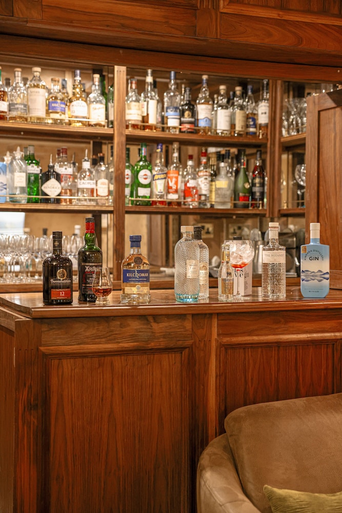 Airds Hotel and Restaurant by null