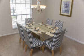 Family dining - Ip60121 - Highlands Reserve - 4 Bed 2 Baths Villa (Davenport)