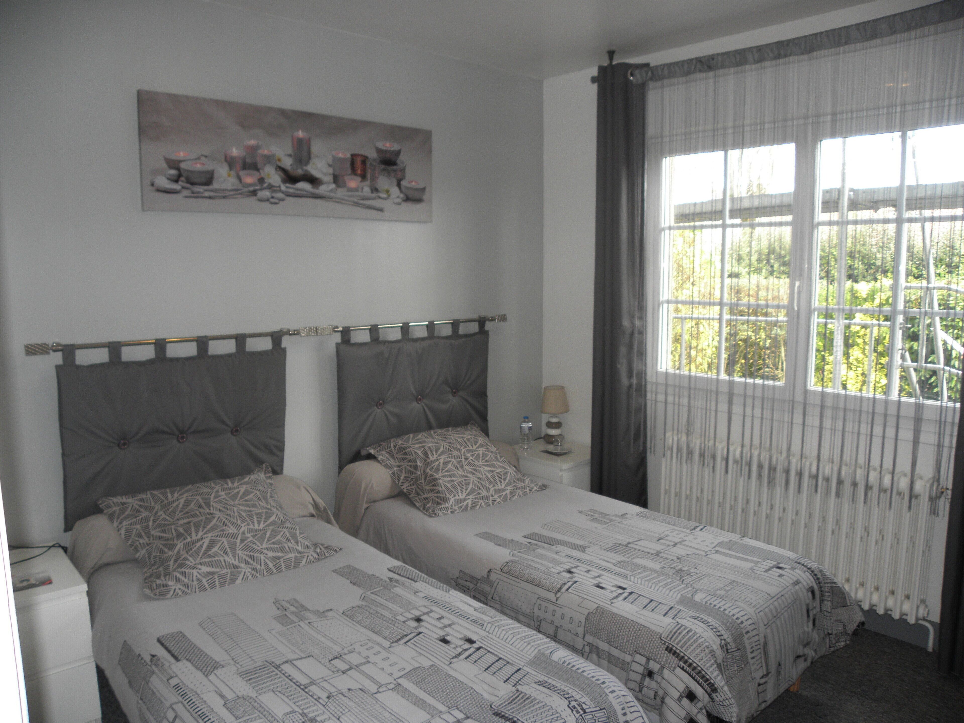 Individually furnished, soundproofing, free WiFi, bed sheets