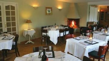 Serveert diner, regionale gerechten