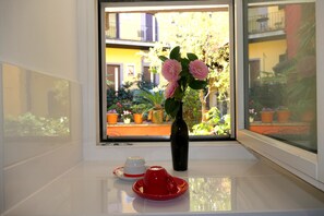 Apartment, 1 Bedroom (Apartment Nr. 10) | Private kitchen | Stovetop, espresso maker, coffee/tea maker, electric kettle - Residenza Motta (Locarno)
