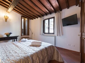 Departamento, 1 habitación, para no fumadores | 1 habitación, decoración personalizada, muebles diferentes y escritorio 