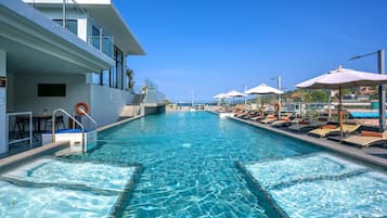 Outdoor pool, open 7 AM to 8:00 PM, sun loungers