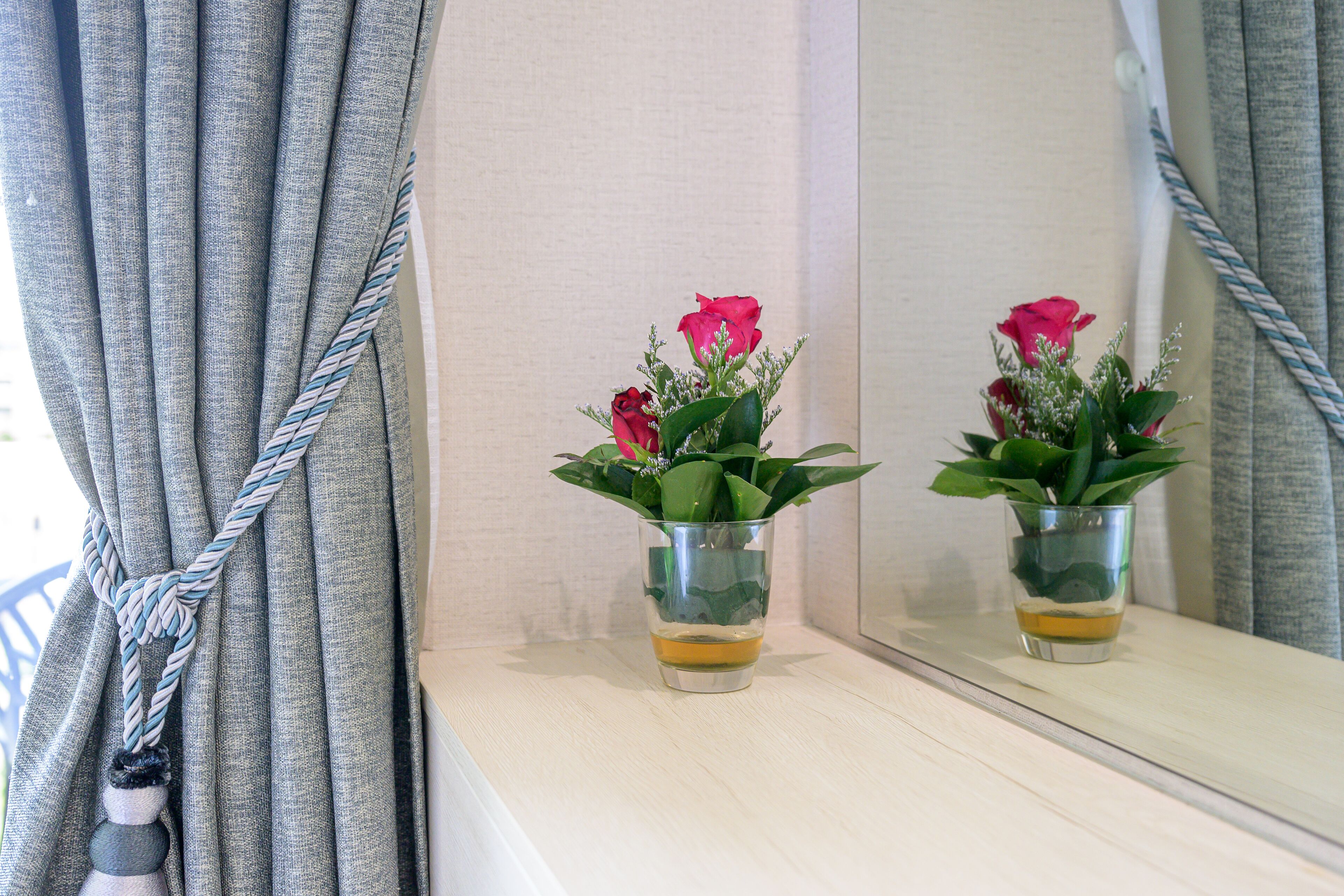 two bedroom deluxe family unit | room amenity