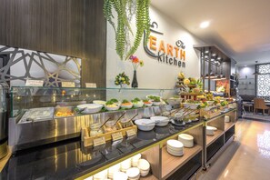 Daily buffet breakfast (THB 550 per person)