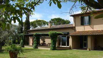 Vila, 4 kamar tidur, patio | Eksterior