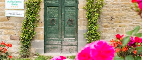 Entrée de l’hébergement